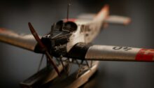 Modellbausatz einer Junkers F 13 im Maßstab 1:72